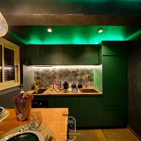 Jungle Balneo/cinema By Hc *