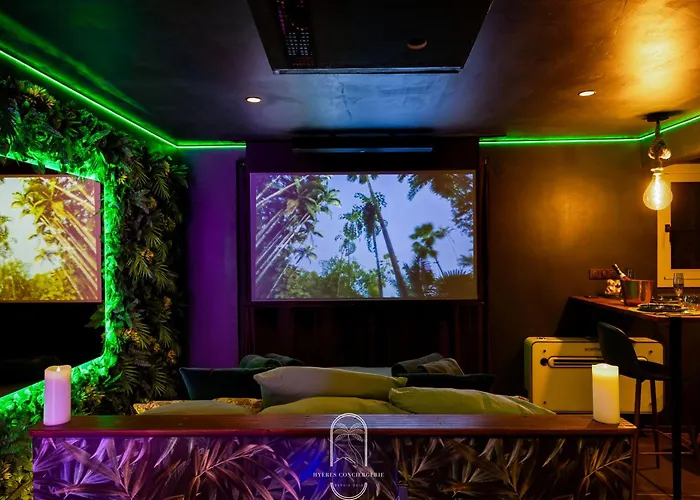 Jungle Balneo/cinema By Hc Hyères