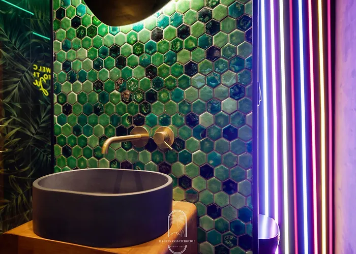 Jungle Balneo/cinema By Hc Hyères